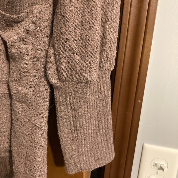 AE Cardigan - Picture 5 of 6